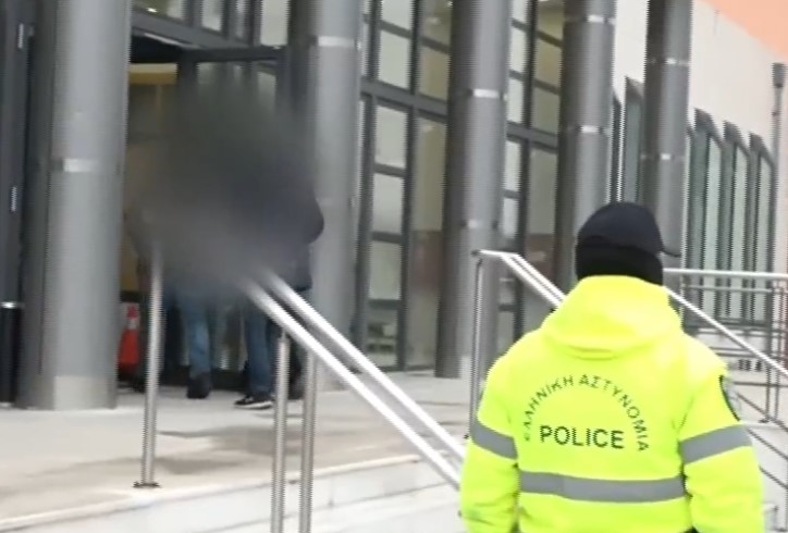 Κύκλωμα σε πολεοδομίες της Χαλκιδικής: Ελεύθεροι 15 από τους κατηγορούμενους- Συνεχίζονται οι απολογίες