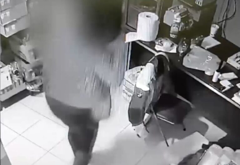 Θεσσαλονίκη: Παραβίασαν βοηθητική πόρτα καταστήματος και αφαίρεσαν χρηματικό ποσό