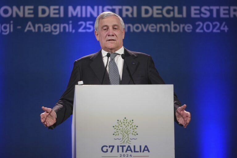 Αντόνιο Ταγιάνι: Οι εξελίξεις στη Συρία αποτελούν πολιτική ήττα για τη Ρωσία