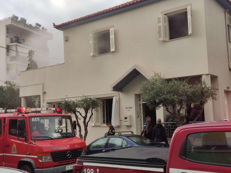 Καλαμάτα: Αναστάτωση από φωτιά σε κατοικία στο κέντρο της πόλης