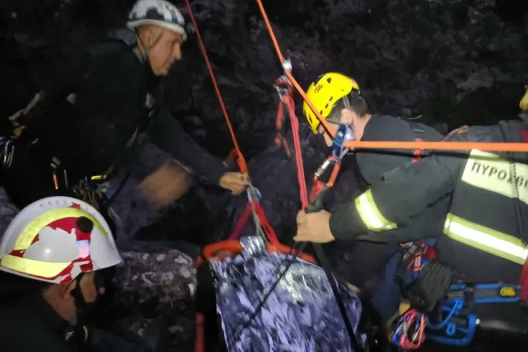 Ρέθυμνο: Σε κρίσιμη κατάσταση στη ΜΕΘ η 33χρονη τουρίστρια που τραυματίστηκε στην Πρέβελη