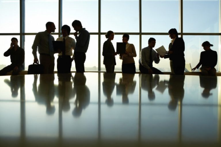 Μειώθηκαν κατά 31% οι κενές θέσεις εργασίας το Δ’ τρίμηνο του 2024