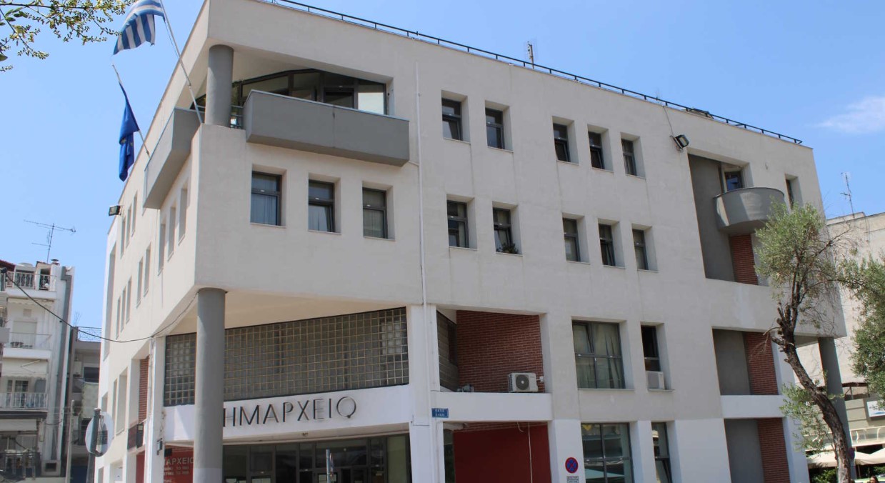 Δήμος Κορδελιού – Ευόσμου: Άρωμα Χριστουγέννων με το άναμμα των χριστουγεννιάτικων δέντρων