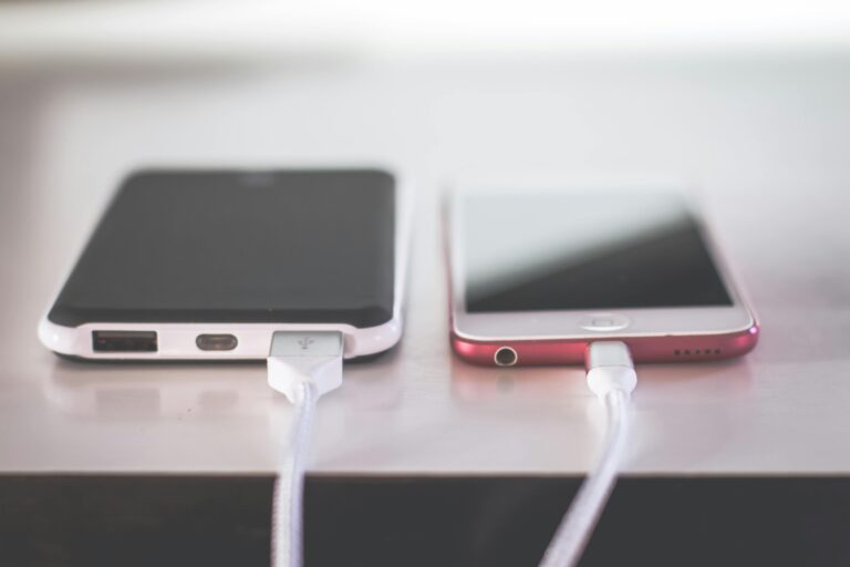 ΕΕ: Ενιαίος φορτιστής «USB Type C» για όλες τις ηλεκτρονικές συσκευές – Tι θα γίνει με τα παλιά κινητά και τους υπολογιστές