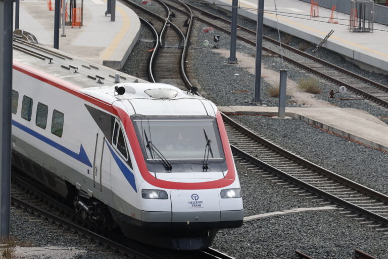 Τρίωρη στάση εργασίας από 12:00 έως 15:00 στο σιδηρόδρομο – Ματαιώσεις δρομολογίων