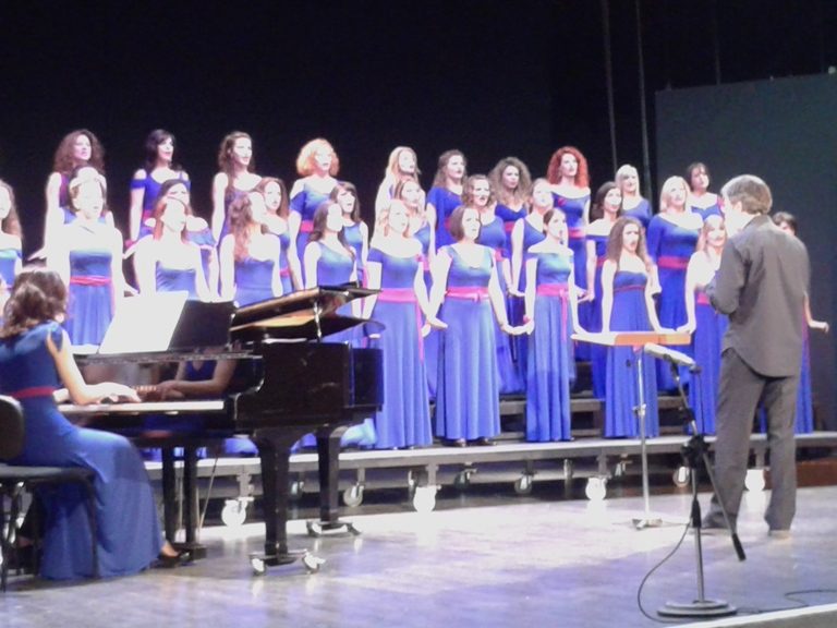 “A Little Jazz Christ-mass” – Χριστουγεννιάτικη συναυλία του γυναικείου φωνητικού συνόλου InDONNAtiόn του ΔΩΛ 
