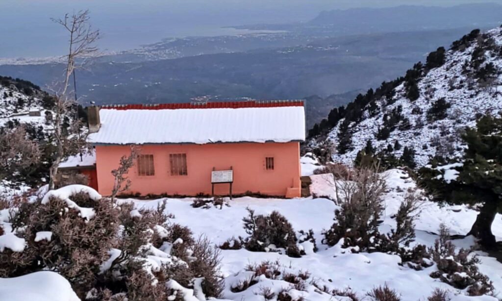 Λευκά Όρη: Παραμονή Πρωτοχρονιάς στην χιονισμένη κορυφή (βίντεο – εικόνες)