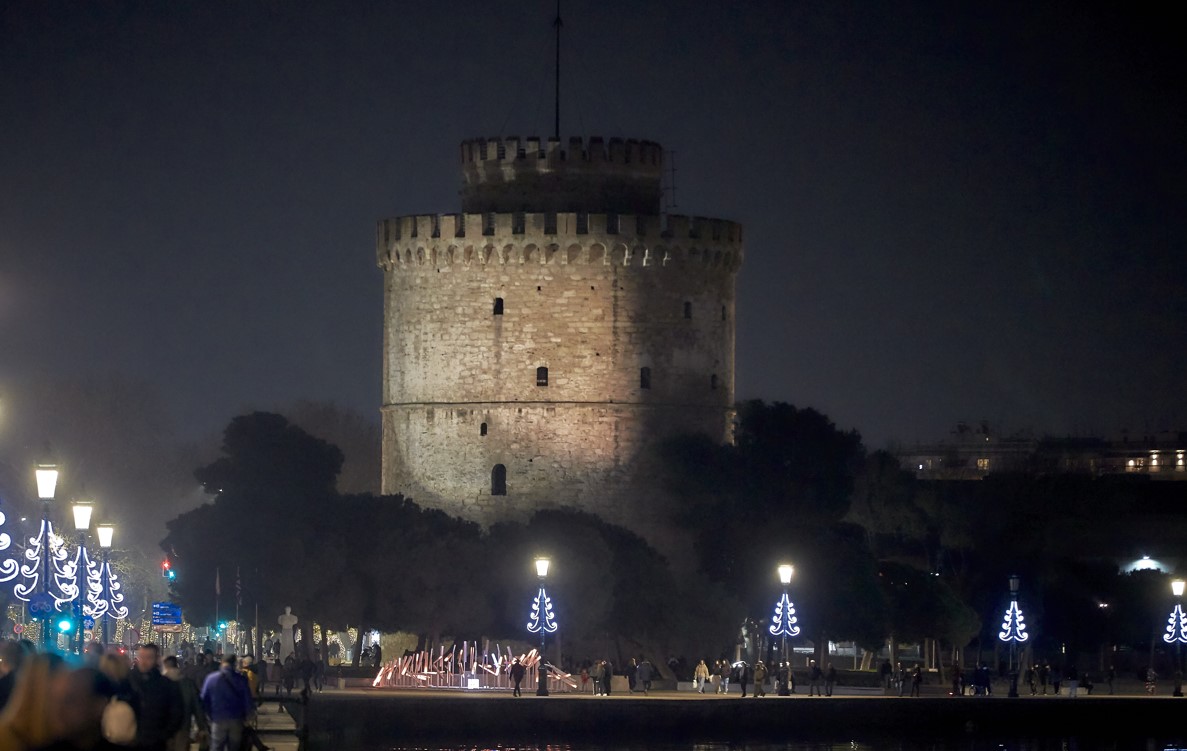 Θεσσαλονίκη: Όλα έτοιμα για τις εορταστικές εκδηλώσεις της αλλαγής του χρόνου στον Λευκό Πύργο