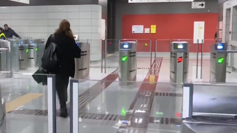 Απαραίτητο το εισιτήριο από σήμερα στο μετρό Θεσσαλονίκης – Στα 16 ευρώ η μηνιαία κάρτα