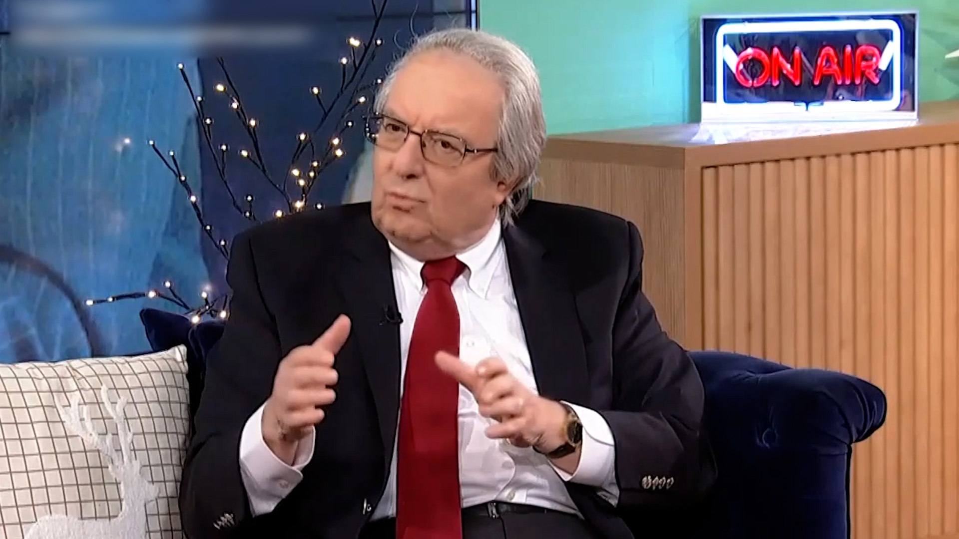 Γ. Μπαμπινιώτης: «Καμία λέξη δεν είναι από μόνη της χυδαία» – Τι είπε για την τεχνητή νοημοσύνη και τη γλώσσα των νέων