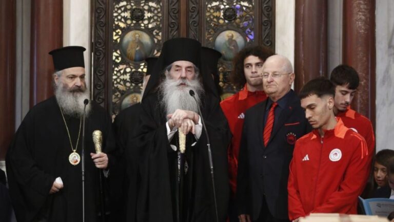 Ο Ολυμπιακός στηρίζει το έργο της Μητρόπολης Πειραιά (video)