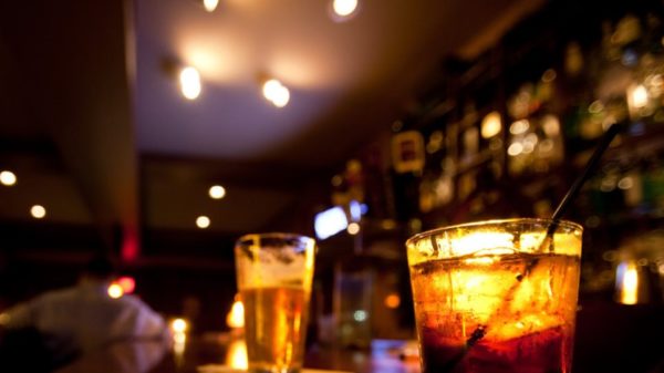Ηλεία: Εισαγγελική παρέμβαση για drink challenge με ημιλιπόθυμο μαθητή στην Αμαλιάδα