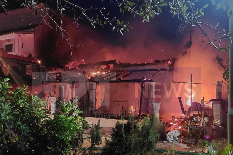 “Στάχτη” κατοικία στη νότια Κέρκυρα – Επί ποδός ισχυρή δύναμη της Πυροσβεστικής