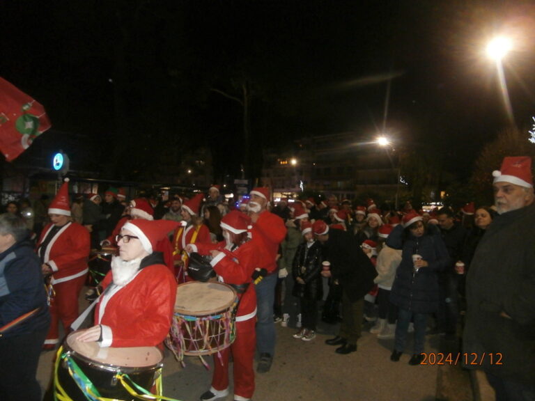 Πλήθος κόσμου χθες στο Santa Run Komotini 2024