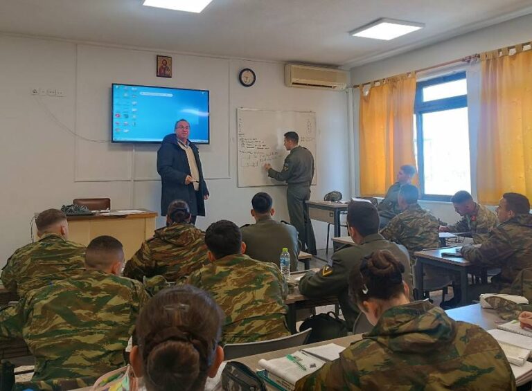 Τρίκαλα: Ομιλία Μ. Παπαευσταθίου στη Σ.Μ.Υ. για τις αλλαγές που φέρνει η Τεχνητή Νοημοσύνη στον στρατό
