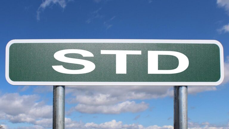 Έλεγχος για HIV, ηπατίτιδες και σύφιλη στα Δημοτικά Ιατρεία του Δήμου Αθηναίων