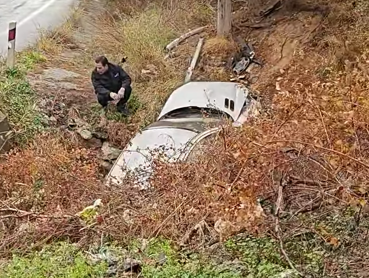 Χανιά: Σοκαριστικό τροχαίο στον ΒΟΑΚ – Αυτοκίνητο έπεσε στο χαντάκι, στο νοσοκομείο οδηγός