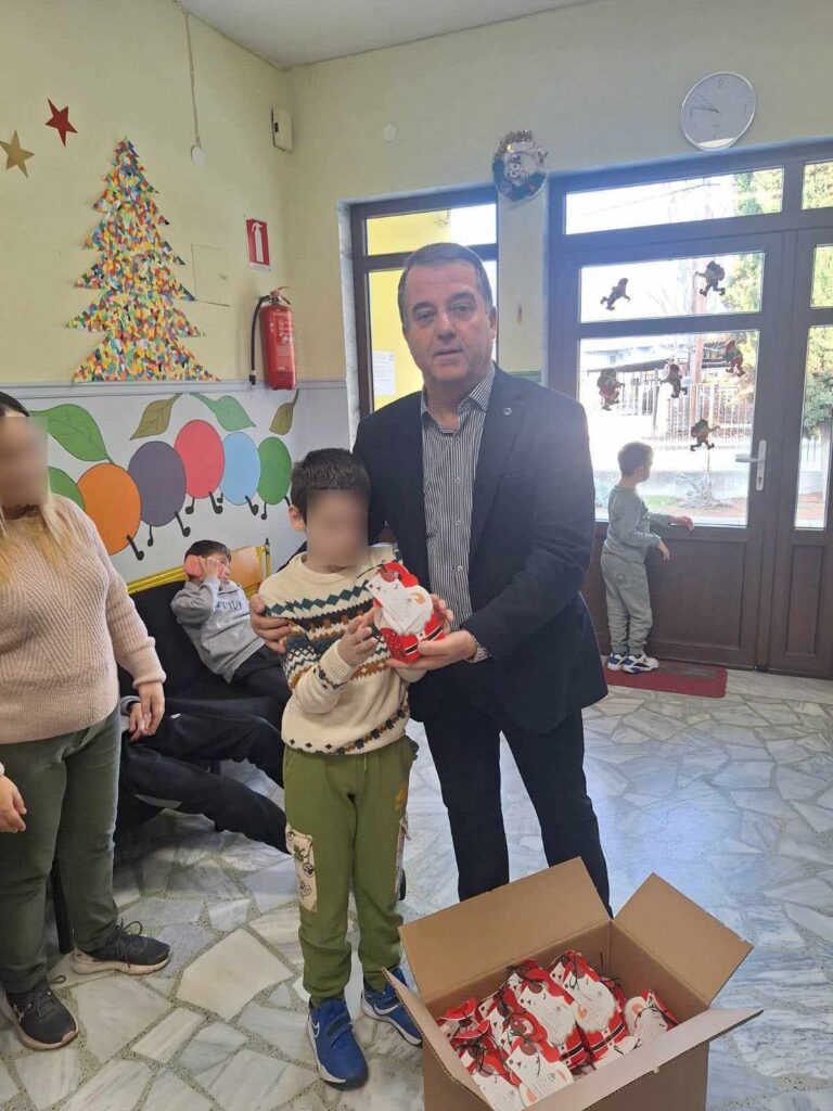 Κομοτηνή: Επίσκεψη του αντιπεριφερειάρχη Π.Ε. Ροδόπης Εμμανουήλ Ταπατζά στα ειδικά σχολεία της Ροδόπης