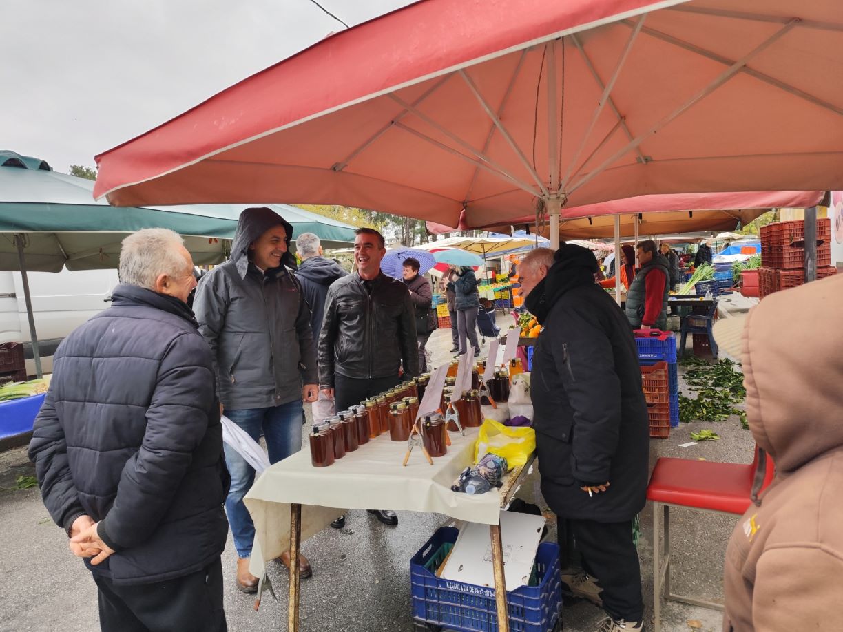 Η Περιφέρεια Θεσσαλίας στηρίζει τους παραγωγούς των λαϊκών αγορών