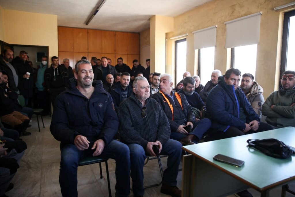 Στους δρόμους βγαίνουν αύριο, Πέμπτη, οι θεσσαλοί αγρότες και κτηνοτρόφοι – Πού θα στηθούν τα μπλόκα