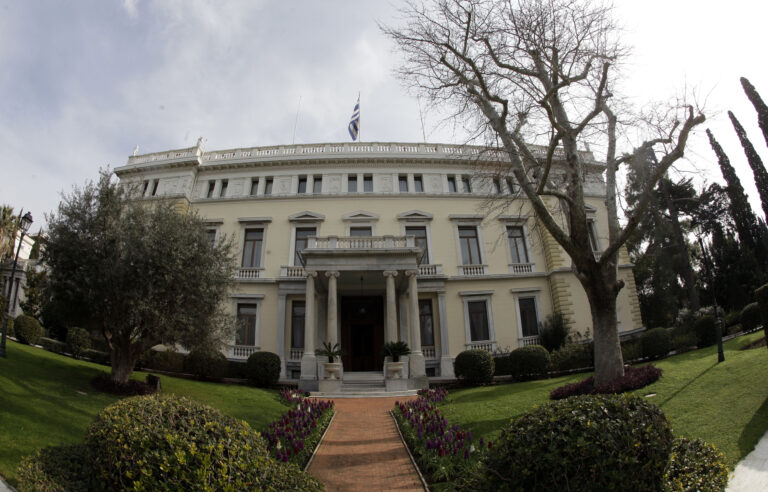 Εκλογή ΠτΔ: Το σκεπτικό ΠΑΣΟΚ για την επιλογή Γιαννίτση – Ανταλλαγή πυρών με τη ΝΔ, η στάση των υπόλοιπων κομμάτων