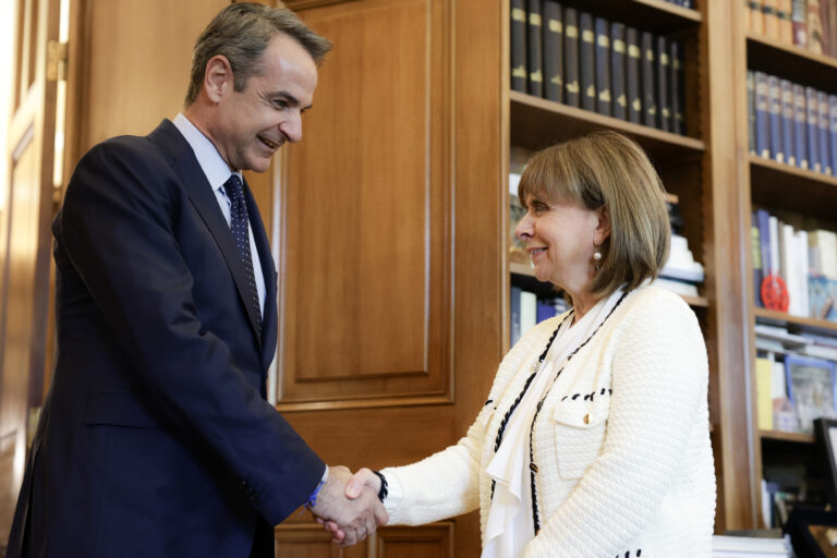 Θέμα ωρών η ανακοίνωση για νέο Πρόεδρο της Δημοκρατίας – Στις 11:30 η συνάντηση Μητσοτάκη με Σακελλαροπούλου