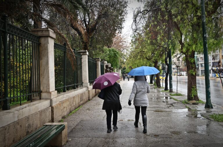 Καιρός: Βροχερός σε όλη τη χώρα – Χειμωνιάζει από Τρίτη – Πρόγνωση από τον Π. Γιαννόπουλο