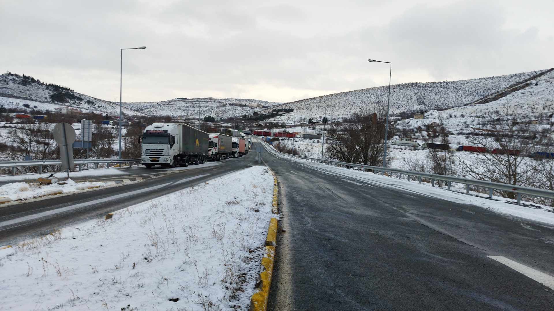 Εκ νέου απαγόρευση κυκλοφορίας βαρέων οχημάτων και λεωφορείων στην Εγνατία Οδό απο  Ιωάννινα έως Πολύμυλο Κοζάνης