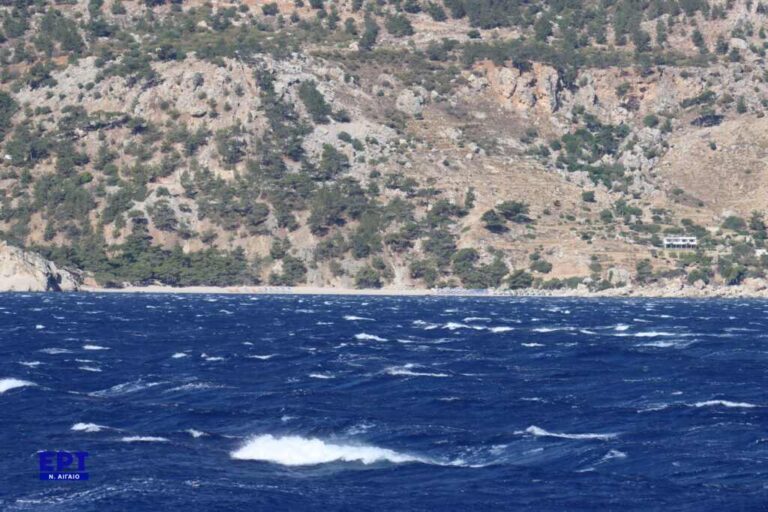 Δεκάδες μετανάστες έφθασαν τα ξημερώματα στην Κάρπαθο