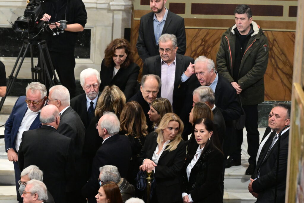 Live ο τελευταίος αποχαιρετισμός στον Κώστα Σημίτη με τιμές εν ενεργεία πρωθυπουργού