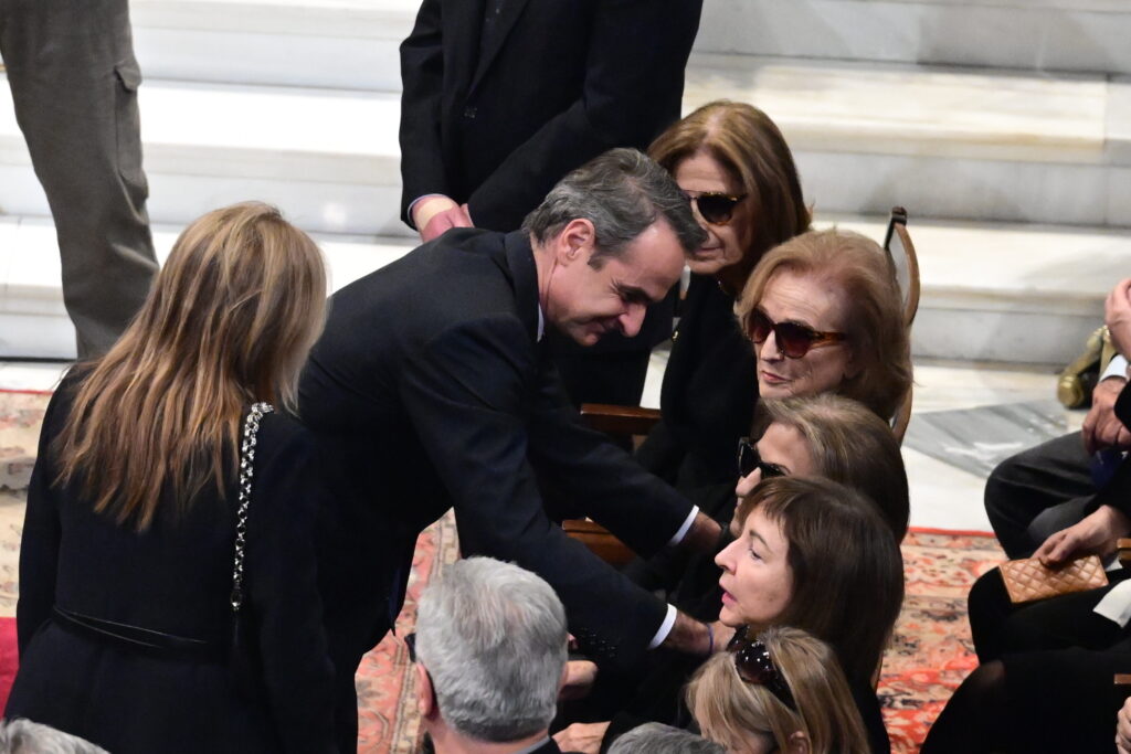 Live ο τελευταίος αποχαιρετισμός στον Κώστα Σημίτη με τιμές εν ενεργεία Πρωθυπουργού