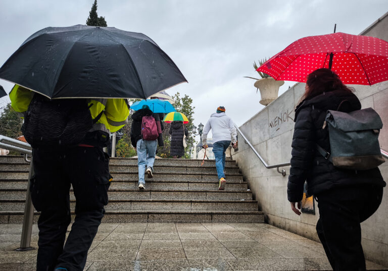 Κορυφώνεται την Τρίτη η κακοκαιρία – Επικαιροποιήθηκε το έκτακτο δελτίο επιδείνωσης του καιρού