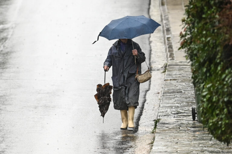 Καιρός: Αλλαγή σκηνικού με βροχές και σποραδικές καταιγίδες – Πρόγνωση από την Ν. Ζιακοπούλου