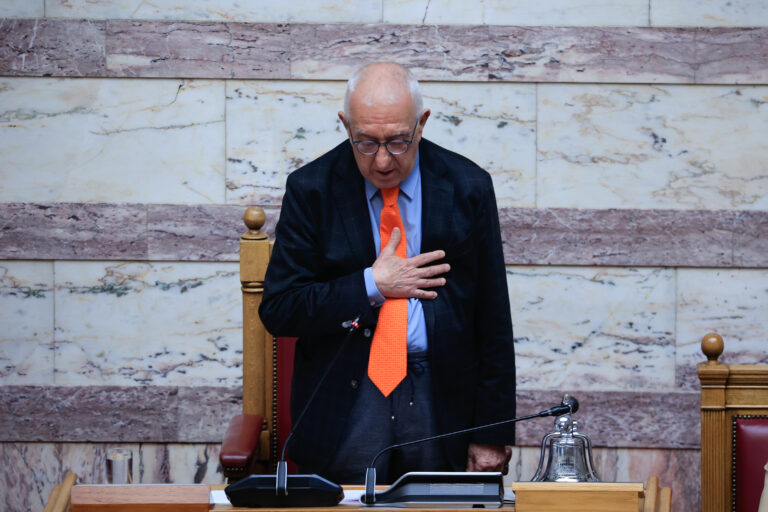 Όσα κατέγραψε ο φωτογραφικός φακός κατά την εκλογή του νέου προέδρου της Βουλής, Νικήτα Κακλαμάνη