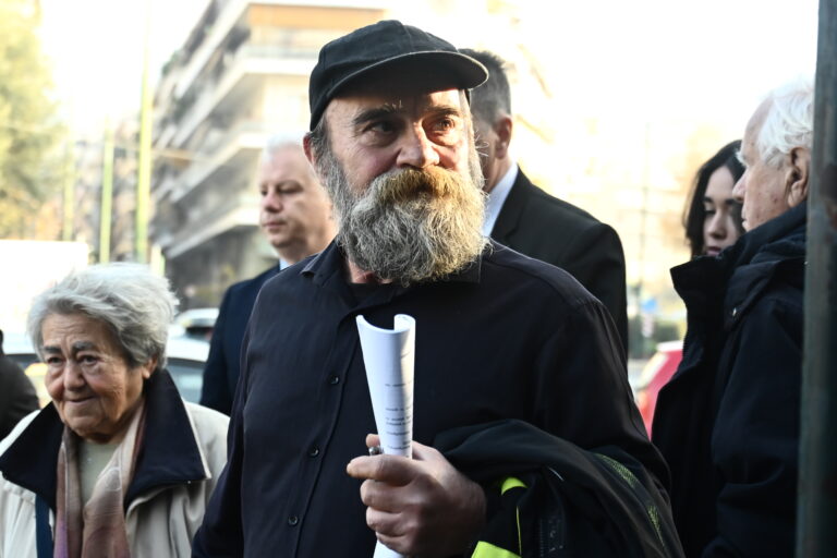 Ελεύθερος με απαγόρευση εξόδου από τη χώρα ο Κ. Πολυχρονοπούλος, ιδρυτής της κοινωνικής κουζίνας ο «Άλλος Άνθρωπος» – Τι ισχυρίστηκε