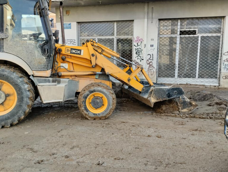 Δωροεπιταγές σε κατοίκους του Παλιού Λιμεναρχείου μοίρασε ο Σύλλογος Συνταξιούχων ΙΚΑ