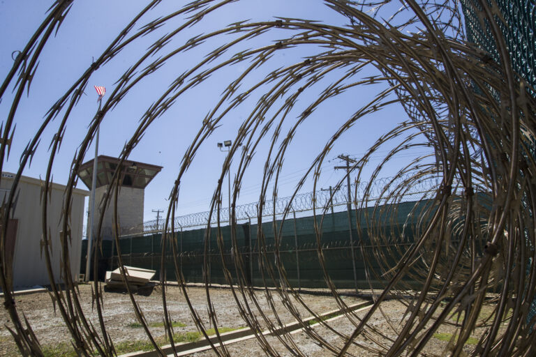 ΗΠΑ: Δικαστής ανέστειλε την απόφαση της κυβέρνησης Τραμπ να ακυρώσει το νομικό καθεστώς 532.000 μεταναστών