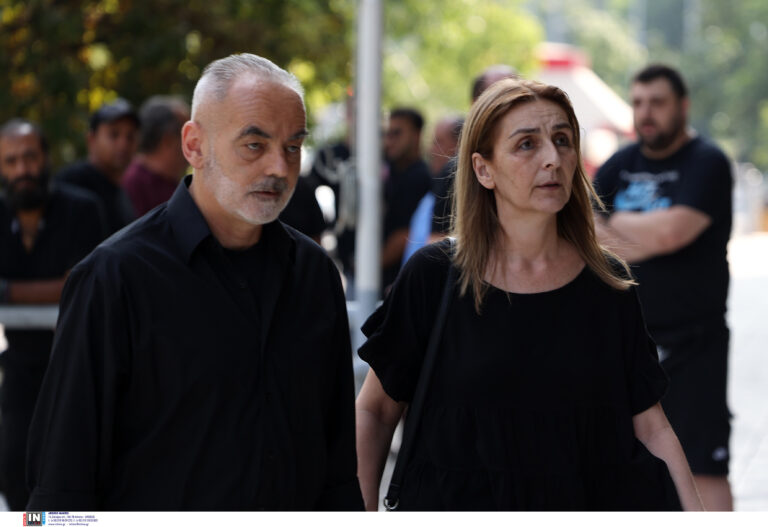 Αριστ. Καμπανός: “Ο Γολγοθάς που περνάμε θα συνεχιστεί…” – Τι δήλωσε ο πατέρας του ‘Αλκη μετά την αναβολή του Εφετείου