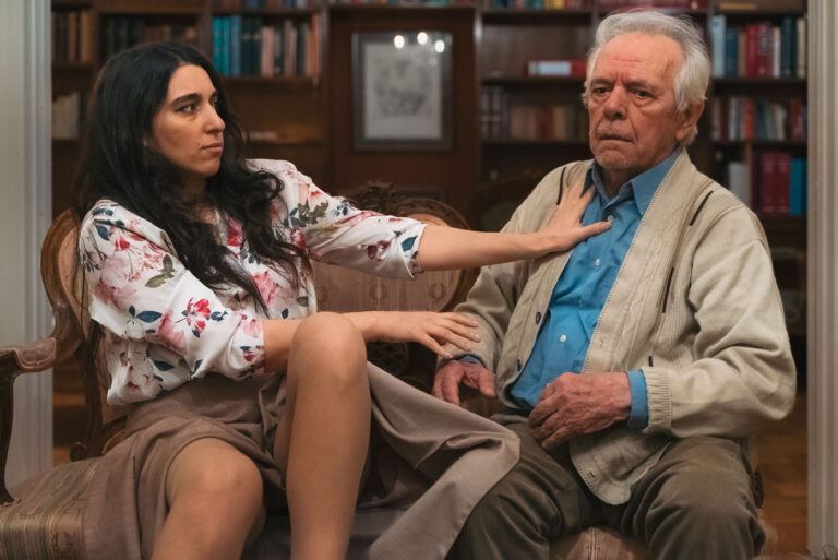 Καλαμάτα: H παράσταση «Χόρεψέ με πατέρα» στο Aμφιθεάτρο «Θεόδωρος Αγγελόπουλος»