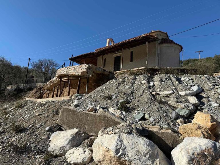 Αυτοψία Μεϊκόπουλου στο Φυτόκο:«Σε κακή κατάσταση ο οικισμός αναμένει τα έργα αποκατάστασης»