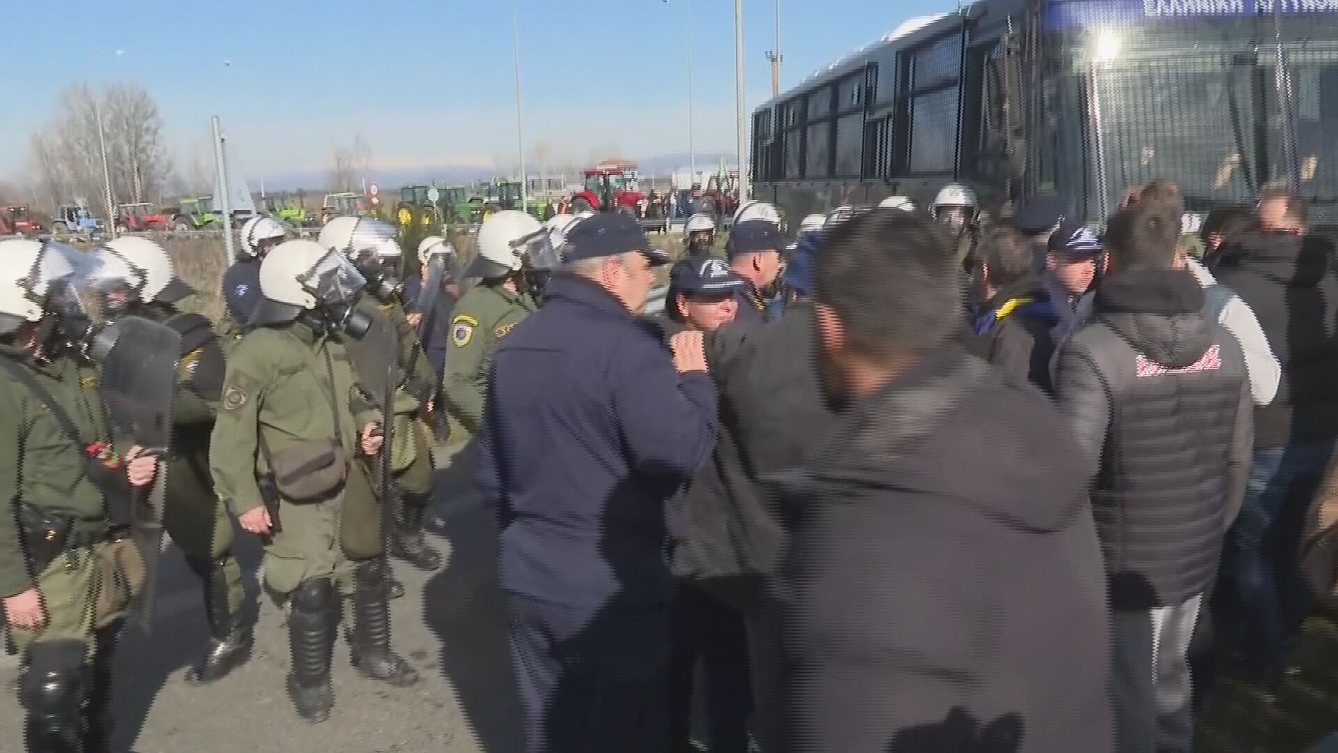 Τραυματίστηκε αστυνομικός κατά τα επεισόδια στην αγροτική κινητοποίηση στην Καρδίτσα – Δικογραφία σε βάρος διαδηλωτών
