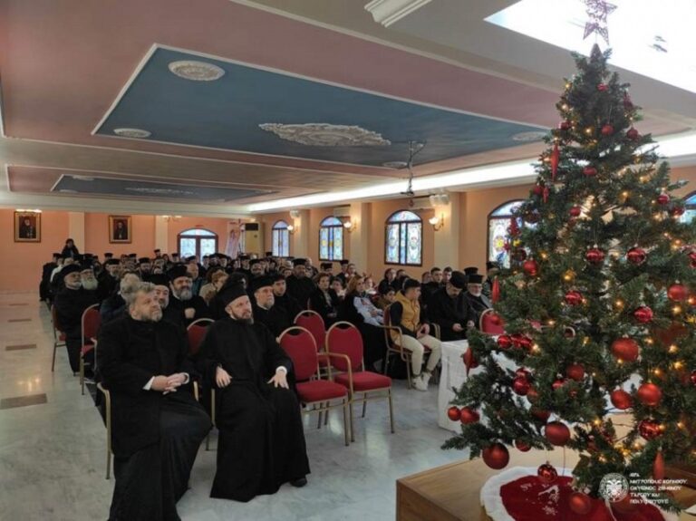 Η Μητρόπολη της Κορίνθου μοίρασε 100.000 ευρώ σε νέους φοιτητές και νέες φοιτήτριες της Κορινθίας