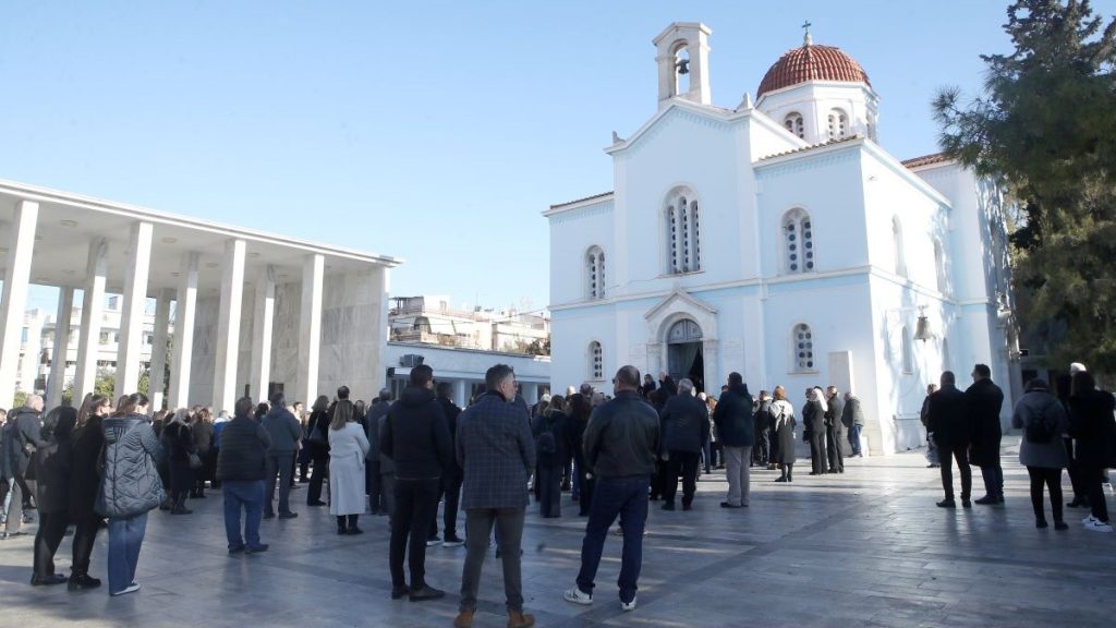 Θλίψη στο τελευταίο «αντίο» στη Μαργαρίτα Οικονομοπούλου