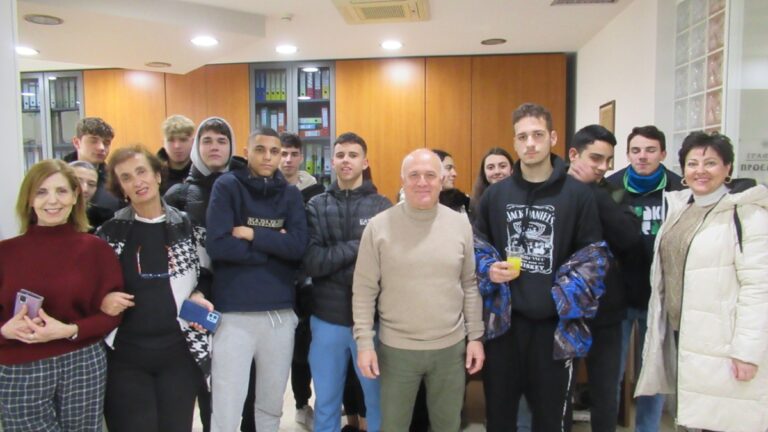 “Βουτιά” στον χρόνο για τους μαθητές του 5ου Γενικού Λυκείου Βόλου