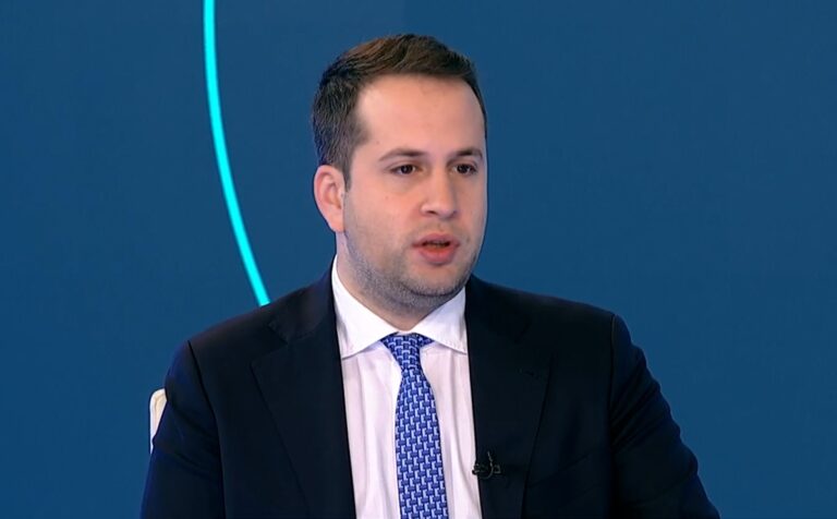 Ό. Τσάπαλος στο ΕΡΤΝews: Πέμπτη αύξηση του κατώτατου μισθού και νέο πακέτο φοροελαφρύνσεων