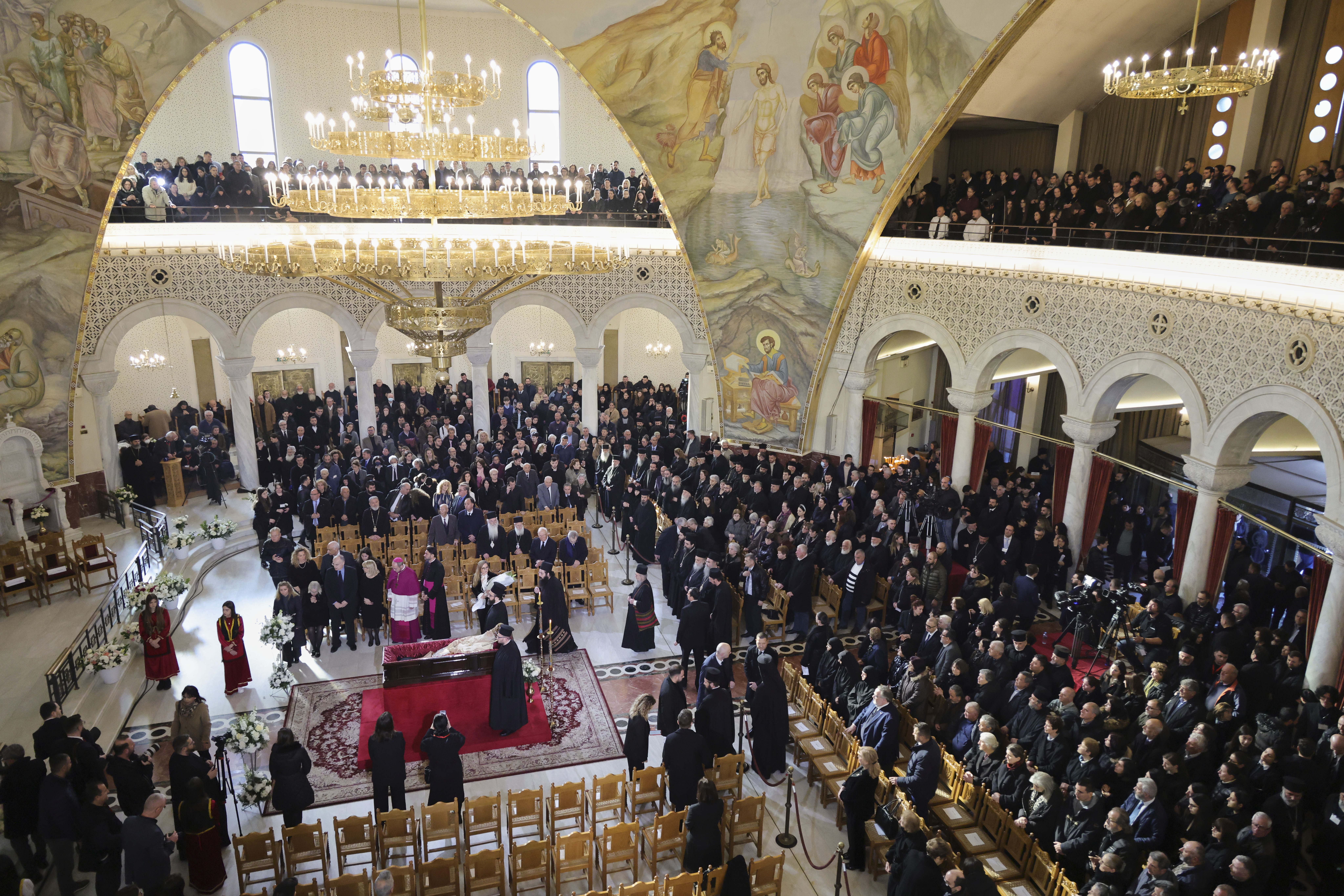Live από τα Τίρανα η εξόδιος ακολουθία για τον μακαριστό Αρχιεπίσκοπο Αναστάσιο