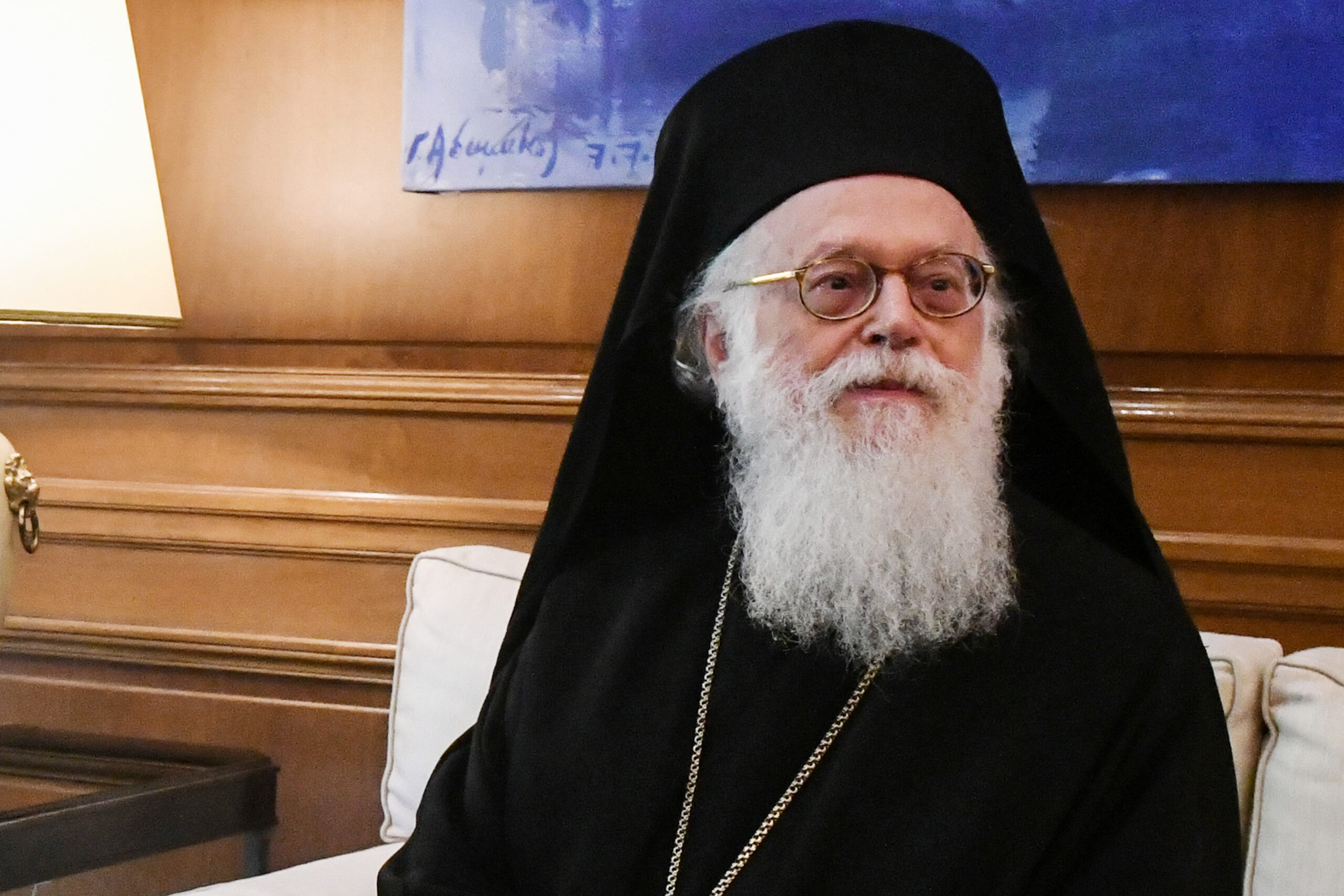 Σε λαϊκό προσκύνημα η σορός του μακαριστού Αρχιεπισκόπου Αλβανίας Αναστάσιου – Το τεράστιο έργο και η παρακαταθήκη που αφήνει