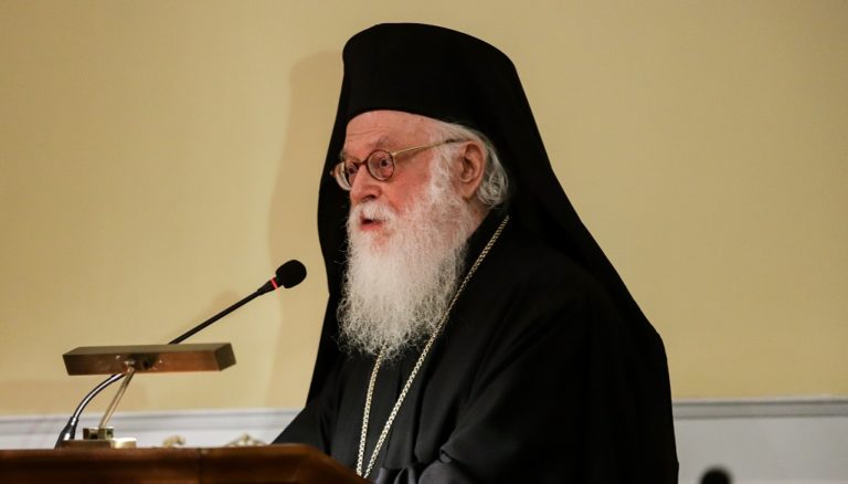 Στον «Ευαγγελισμό» με C-27 ο Αρχιεπίσκοπος Αλβανίας Αναστάσιος – Αγωνία για την κατάσταση της υγείας του