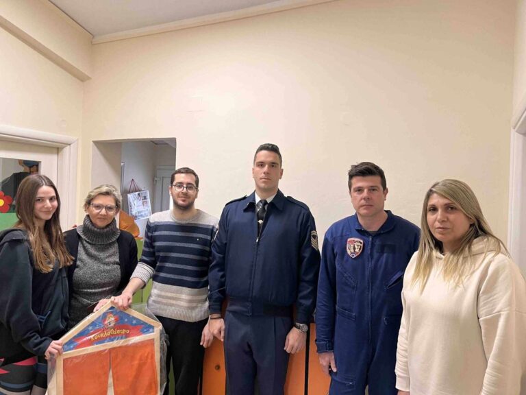 Προσφορά εκπαιδευτικού υλικού από την 110 Π.Μ. στις δομές του Συλλόγου Αυτισμού Λάρισας
