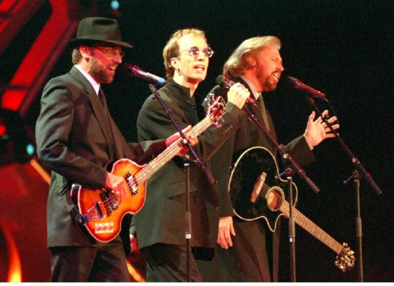 Η βιογραφική ταινία για τους Bee Gees θα καθυστερήσει αποκαλύπτει ο Ρίντλεϊ Σκοτ